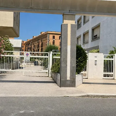 Loft Luminoso Con Posto Auto Privato, 4 Posti Letto - Metro Lodi A 5 Minuti Roma